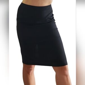 Emporio Armani Black Wool Pencil Skirt Small Knee Length Italy 40 Career Luxury